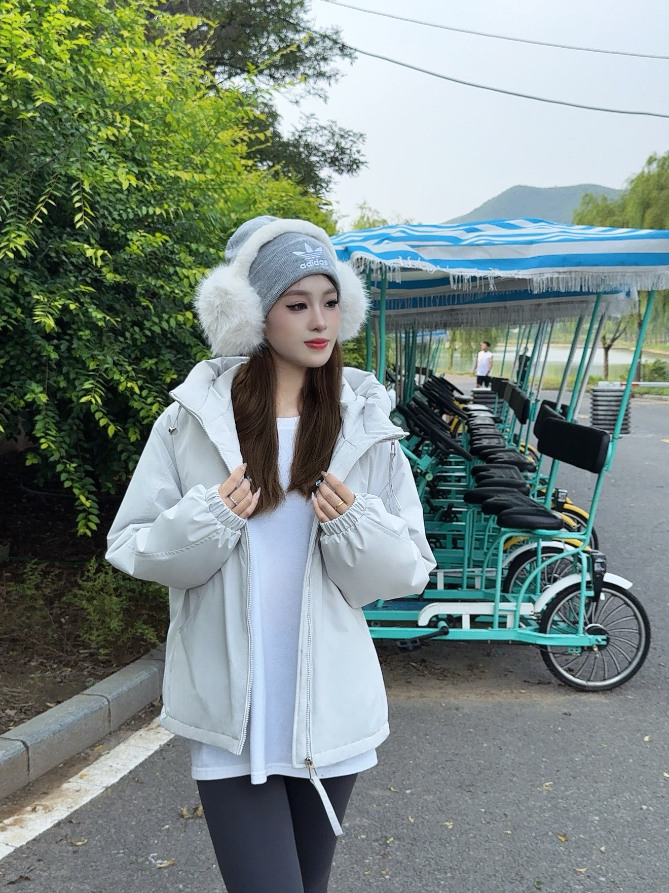 【男女同款】90白鸭绒冲锋衣款式羽绒服宽松慵懒连帽压胶保暖短款女