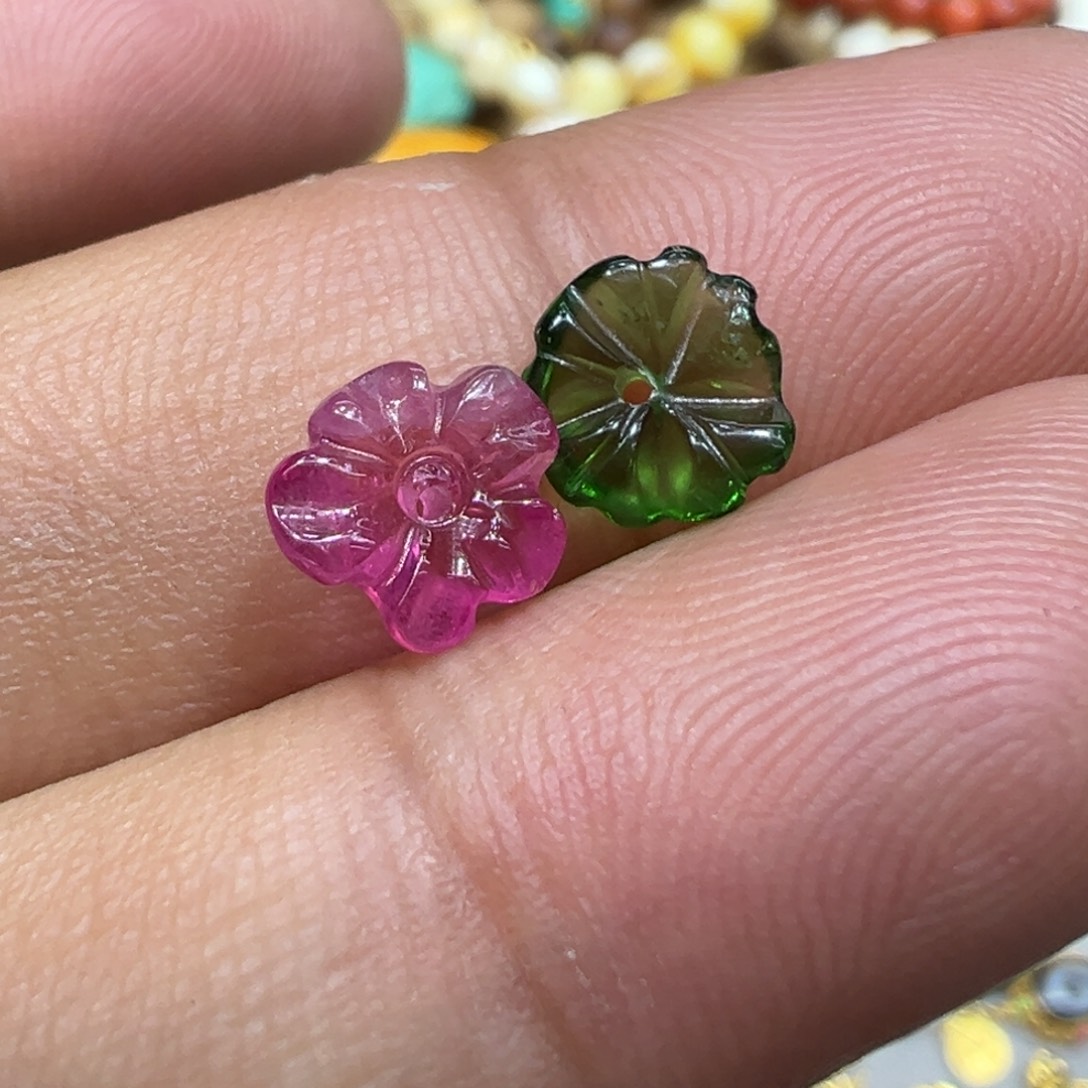 未镶嵌颈饰碧玺花