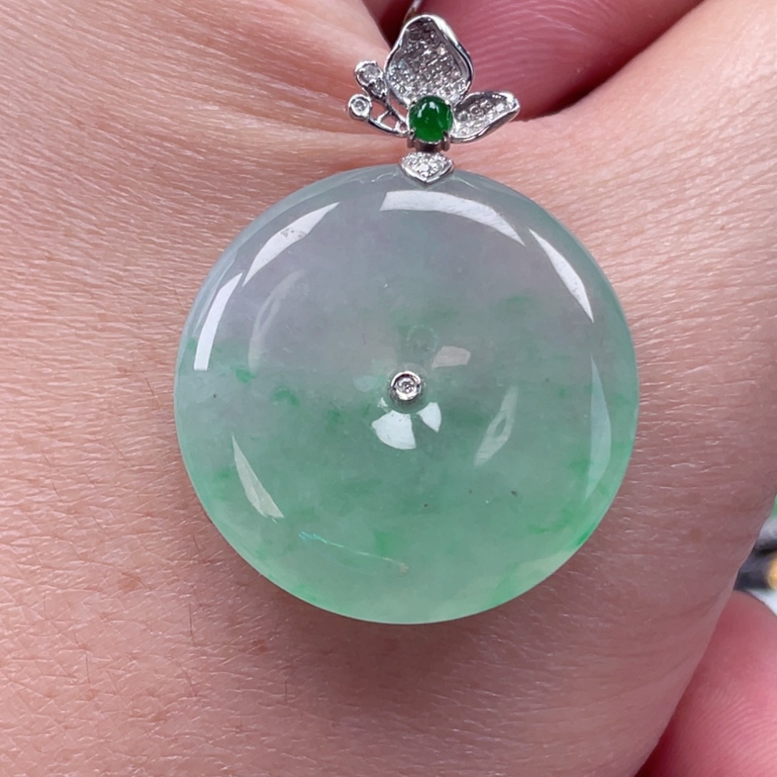 颈饰18K金镶嵌翡翠平安扣