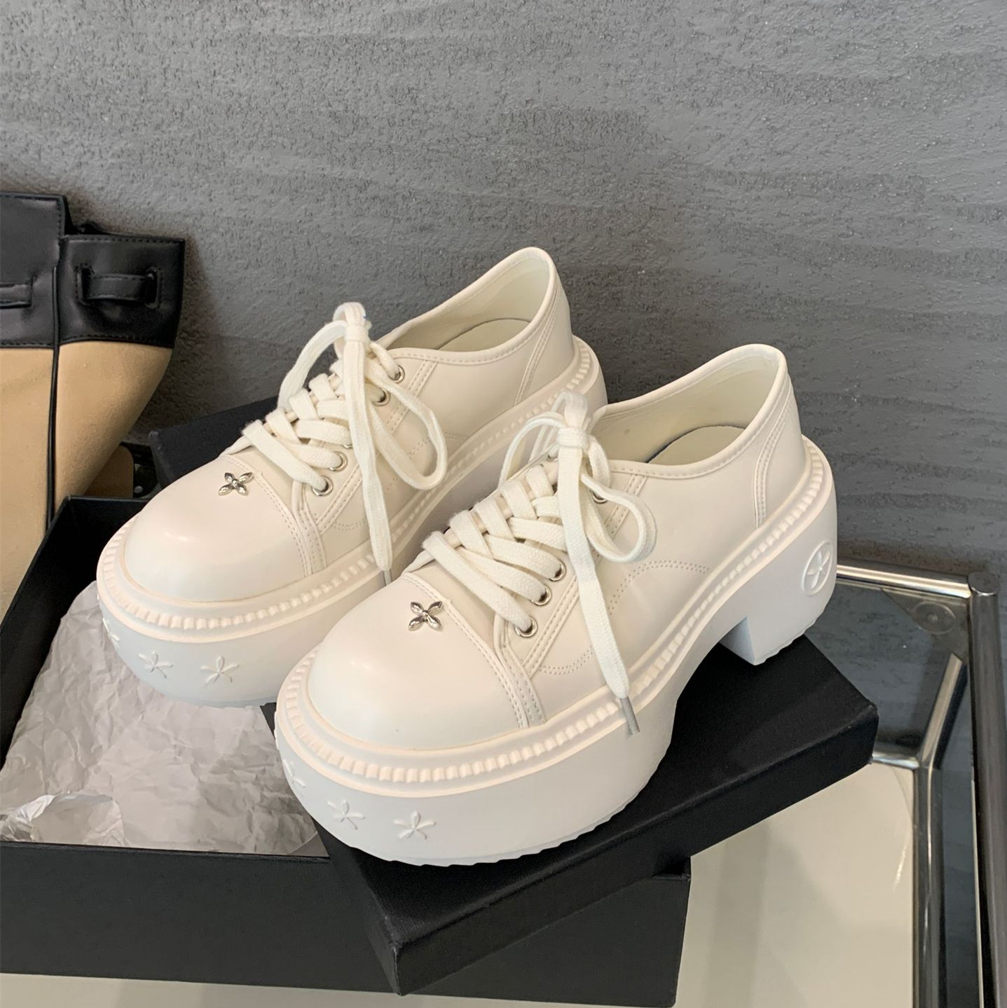 弥敦道街角~！大头德比十字花帆布鞋女（跟高8厘米）