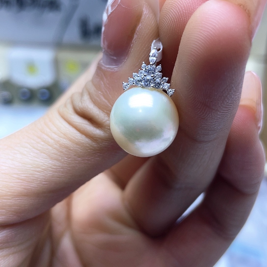 海水珍珠颈饰18K金镶嵌