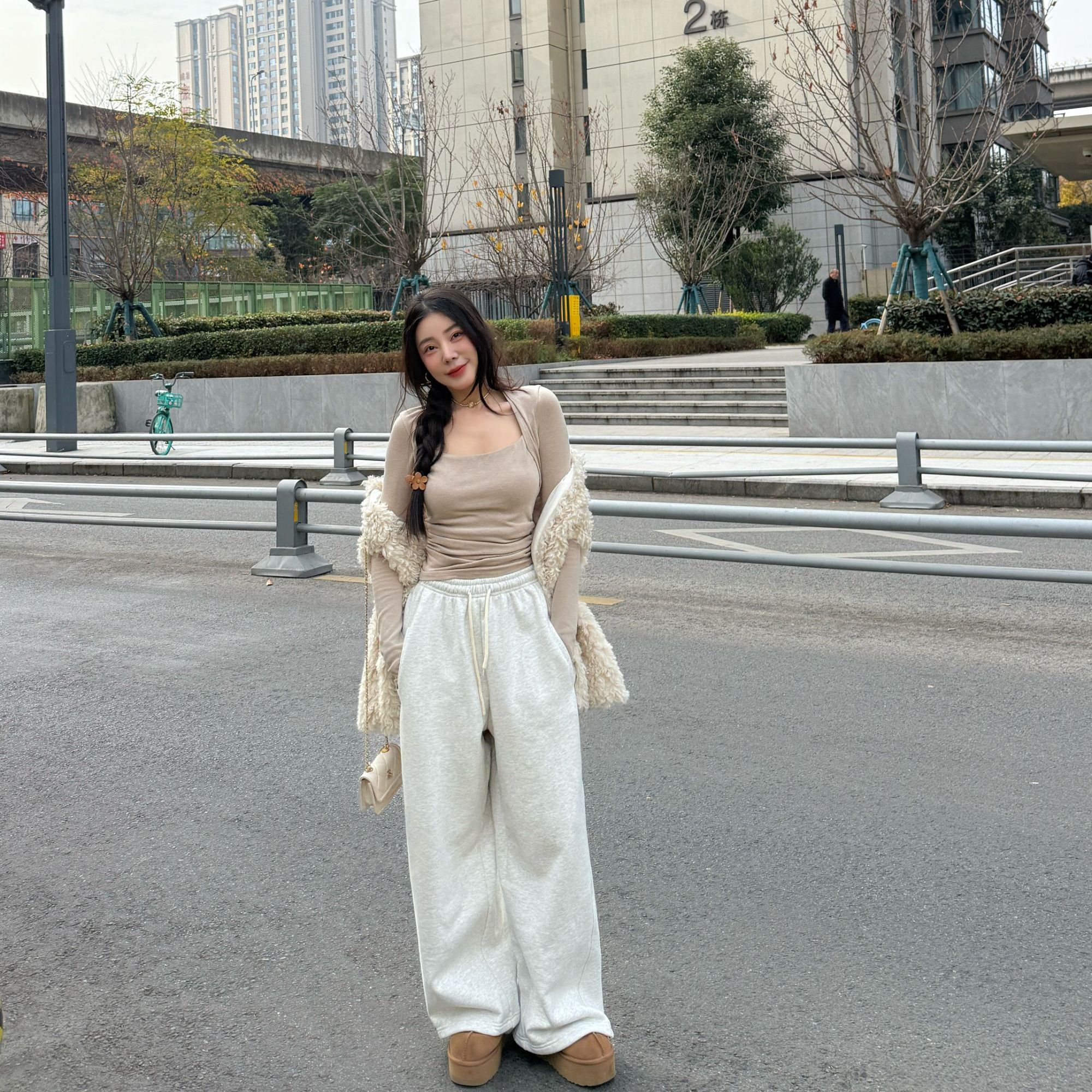 系带加绒花杏色裤