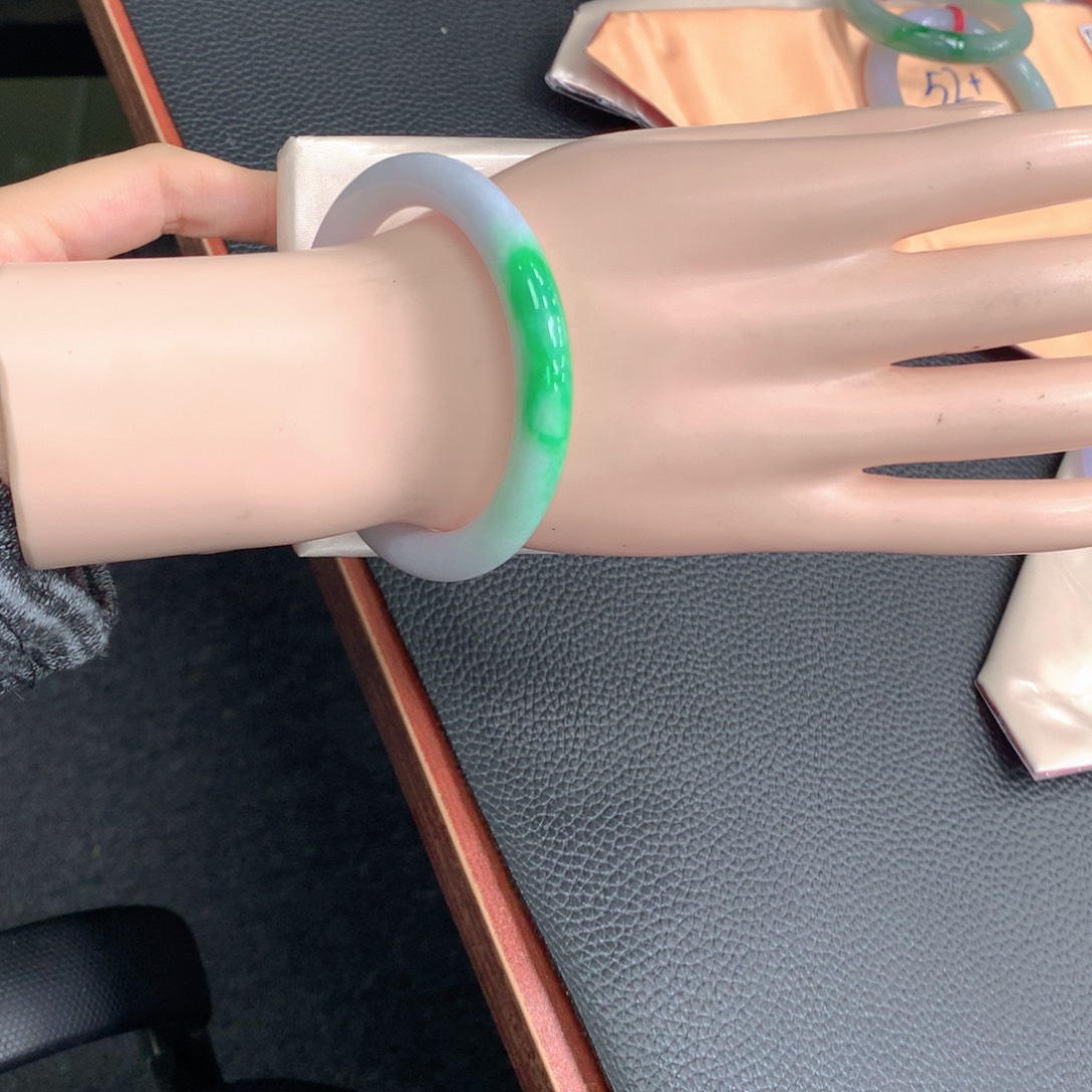 翡翠未镶嵌手镯翡翠