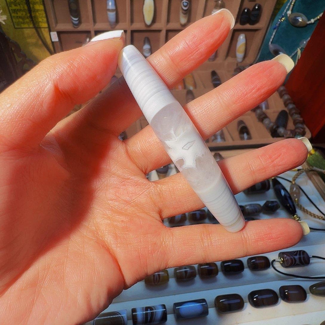 合金颈饰玛瑙/玉髓归*