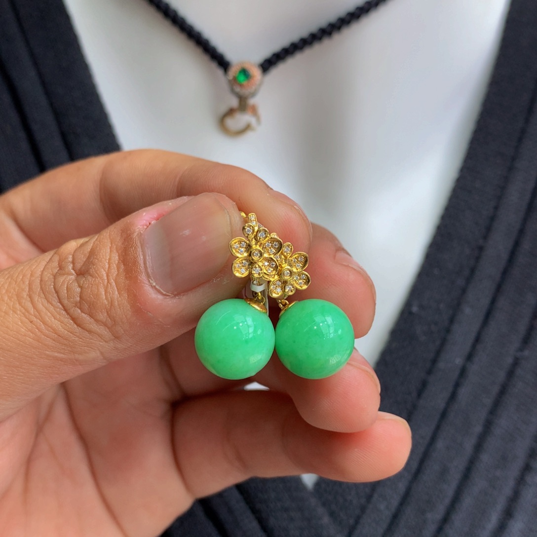 翡翠18K金镶嵌颈饰