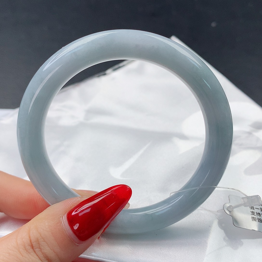 翡翠手镯未镶嵌0109圆55