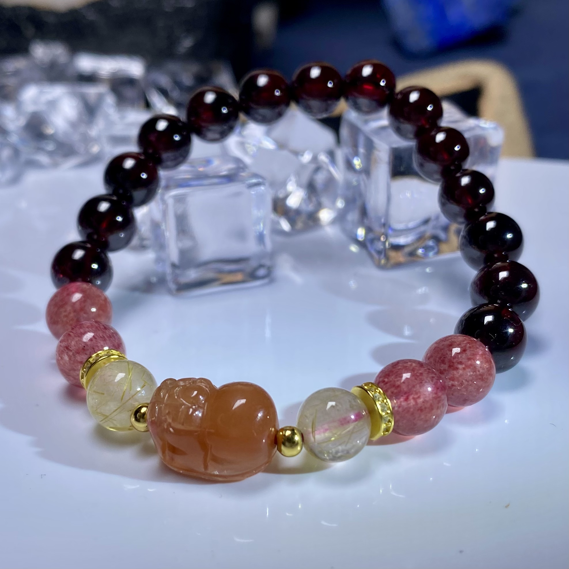 天然酒红石榴石手串定制款貔貅守护金发晶正财草莓晶旺人缘手链女
