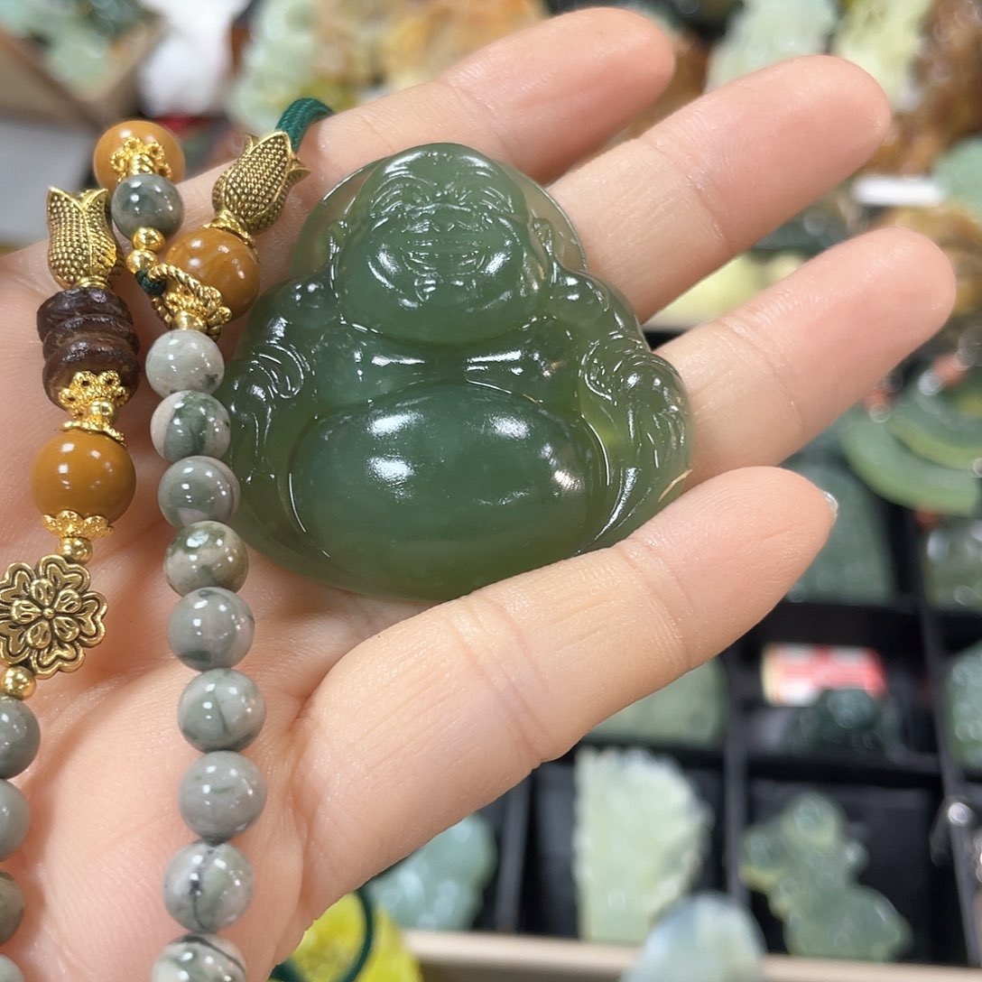 蛇纹石玉颈饰合金