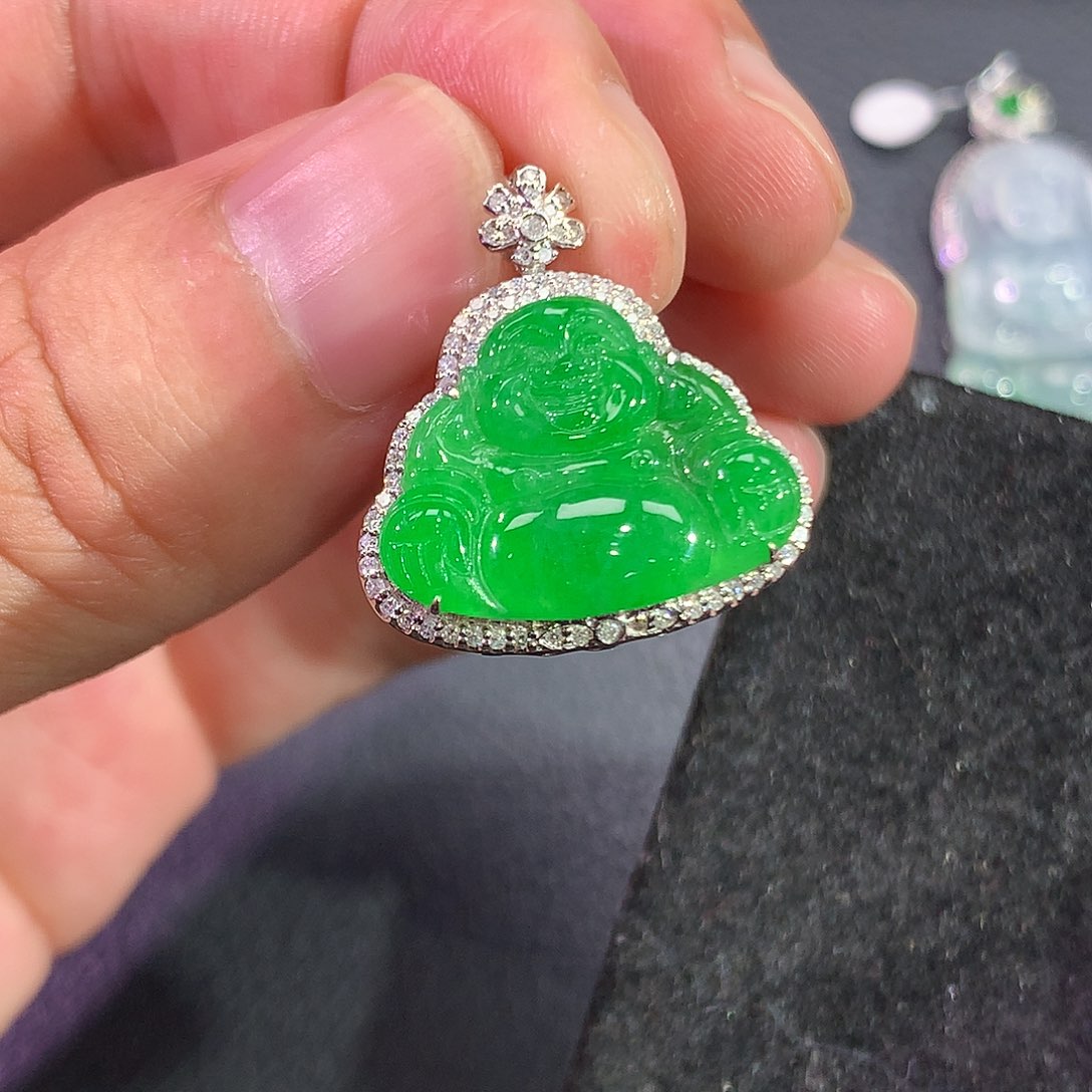 翡翠吊坠(赠链)18K金镶嵌