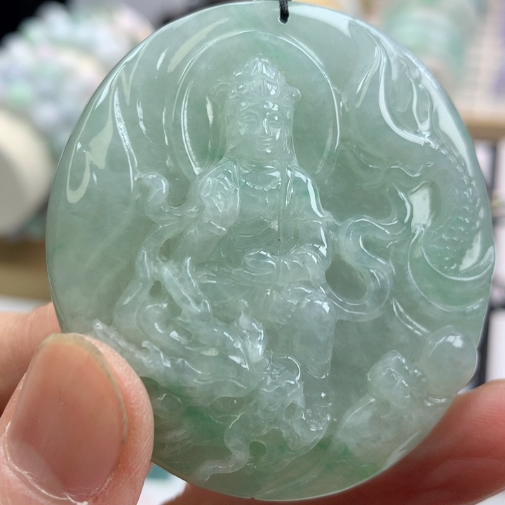 翡翠颈饰未镶嵌吊坠