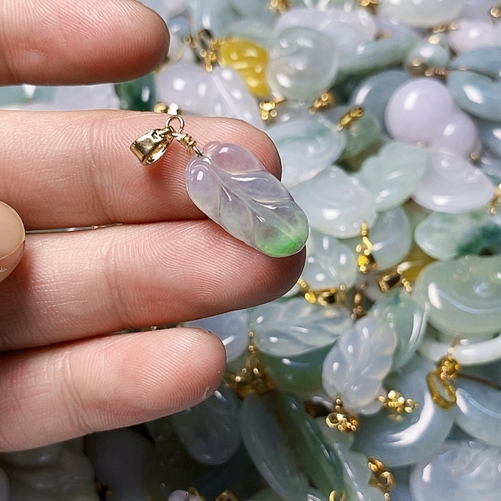 翡翠未镶嵌颈饰天然A货翡翠