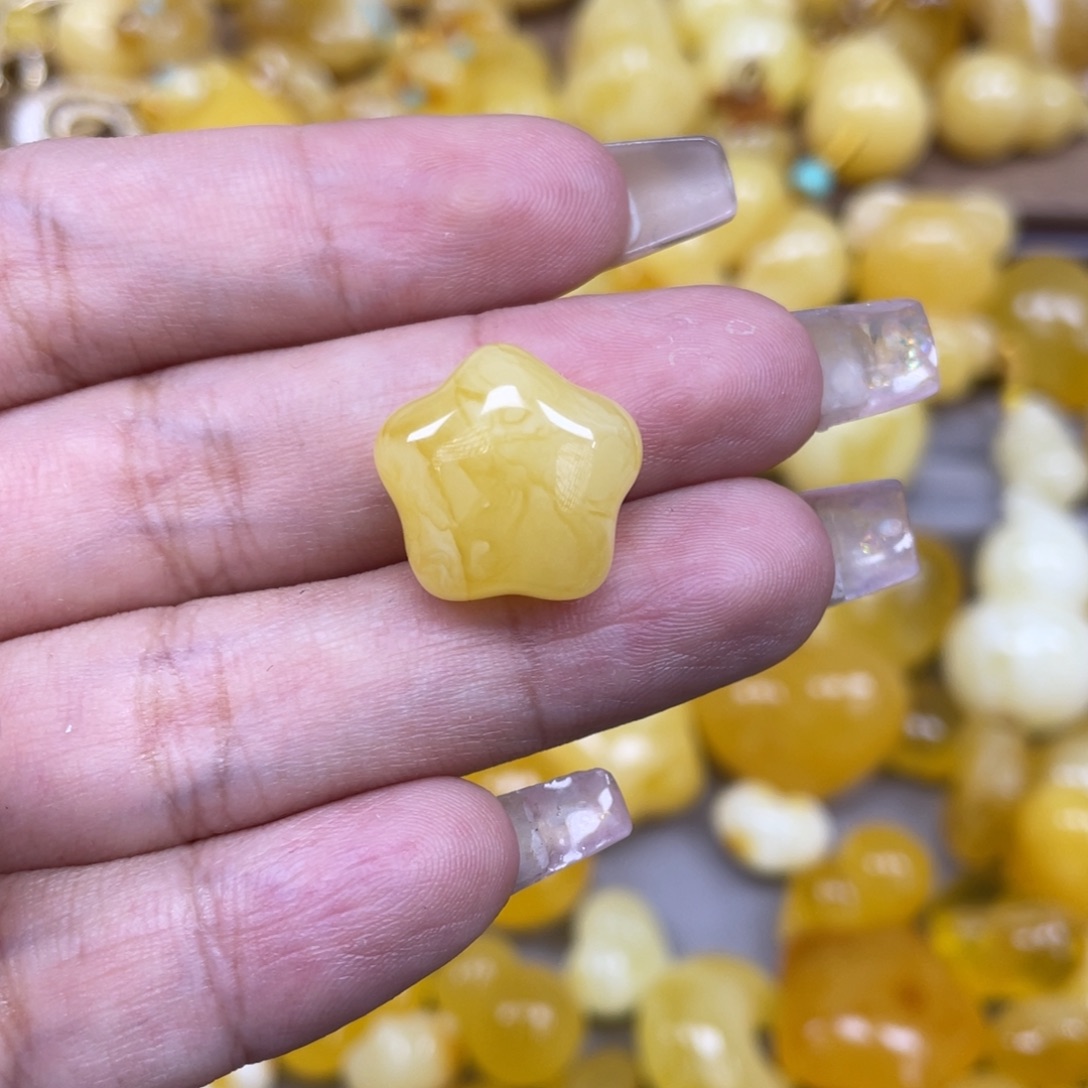 ****哼琥珀未镶嵌珠宝奇石