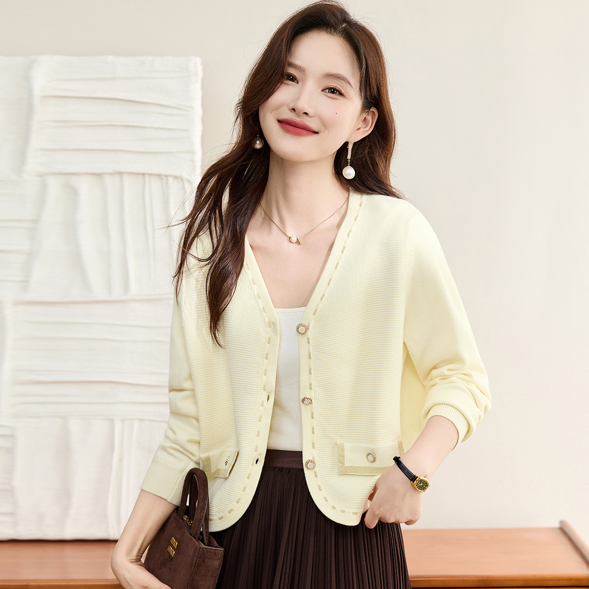 小香风针织V领开衫2025秋季新款慵懒修身显瘦气质百搭长袖外套女