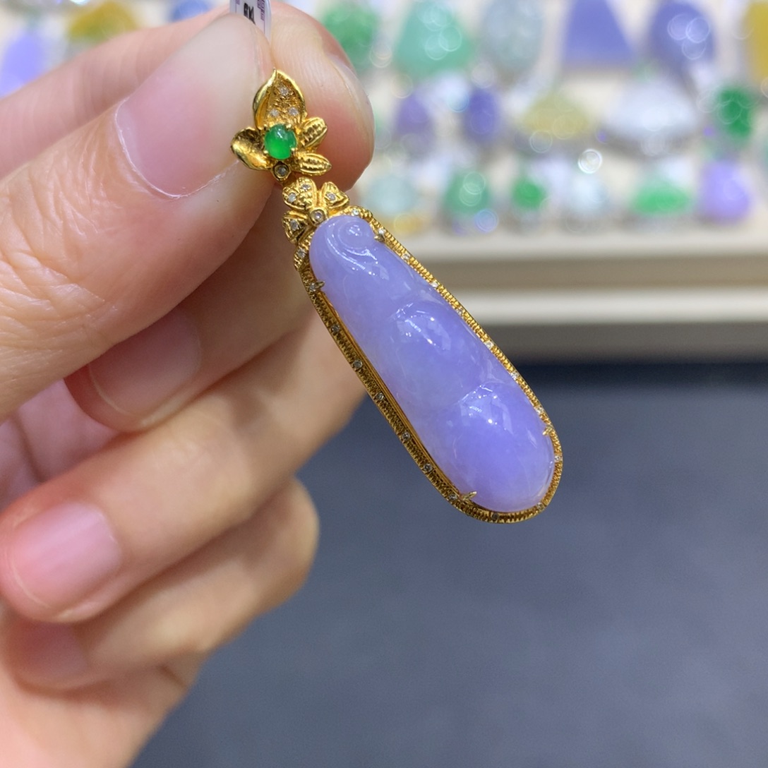 翡翠18K金镶嵌颈饰翡翠