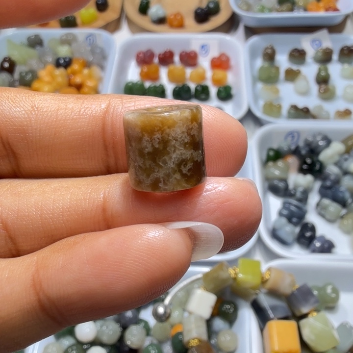 和田玉未镶嵌珠宝奇石