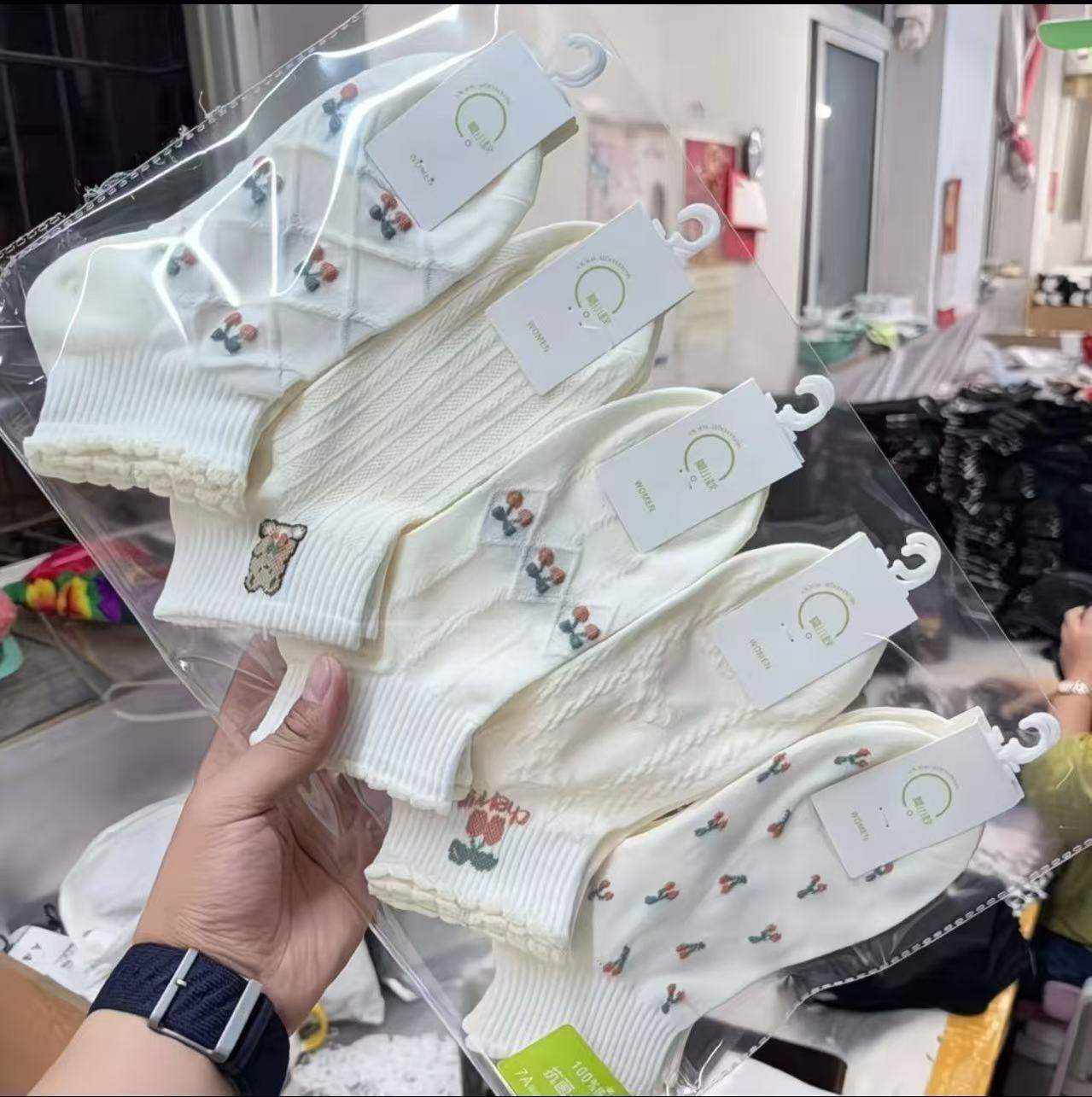 袜子批发 新款女袜同色系运动袜短袜学生袜摆地摊袜子