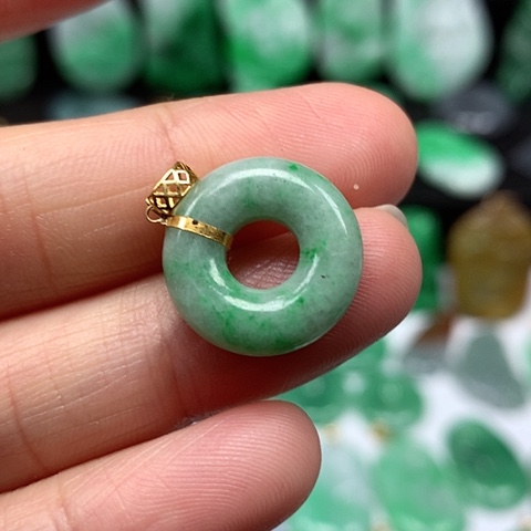 翡翠吊坠(不含链)18K金镶嵌