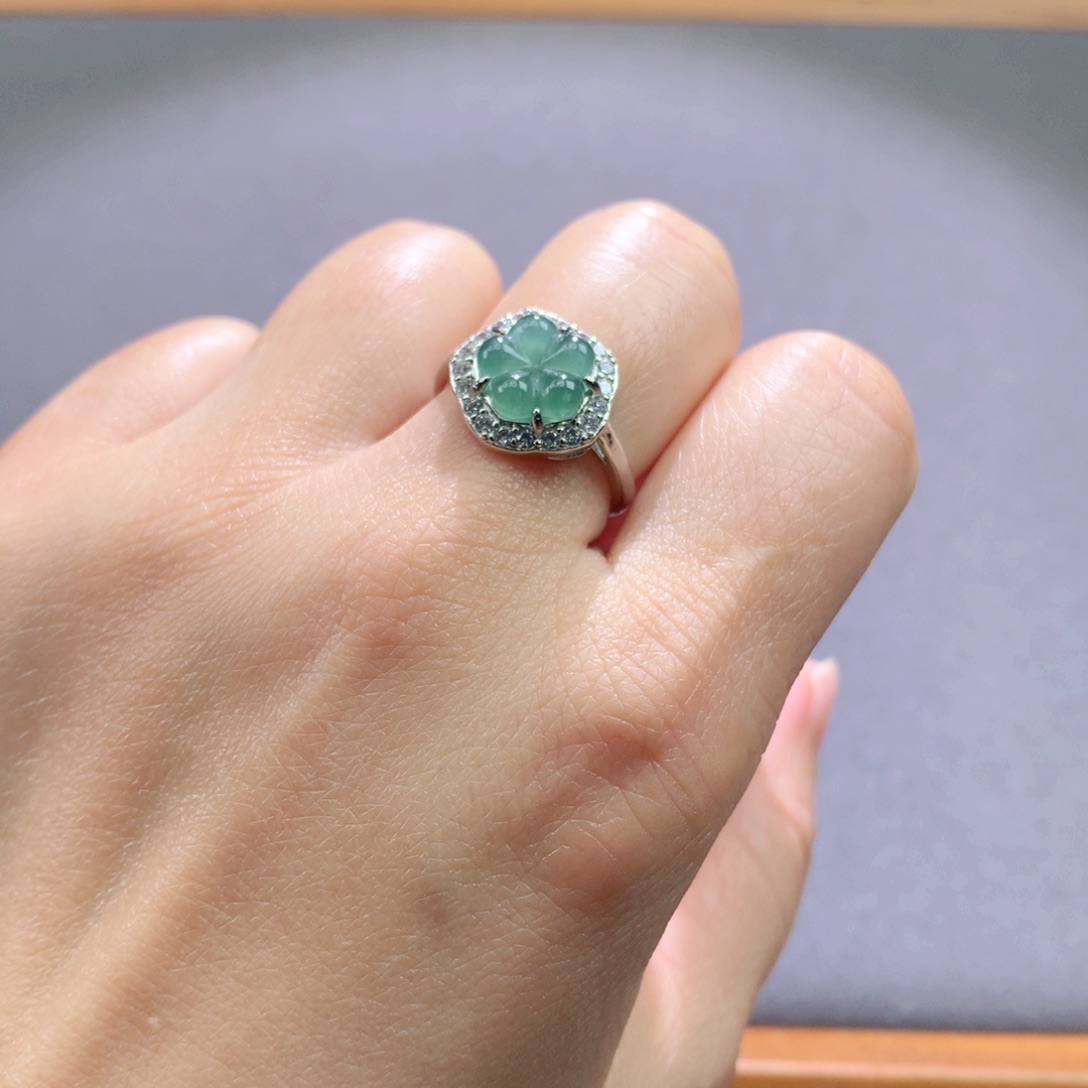 翡翠手镯未镶嵌天然翡翠手镯