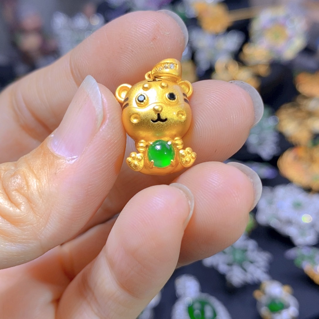 翡翠耳钉银S925镶嵌天然翡翠