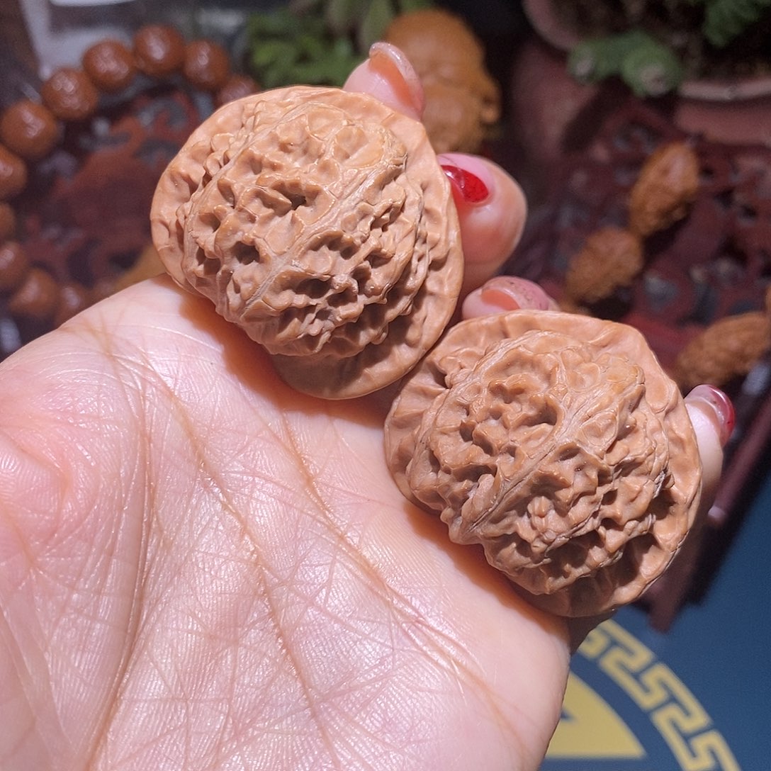 文玩核桃把件40宫灯