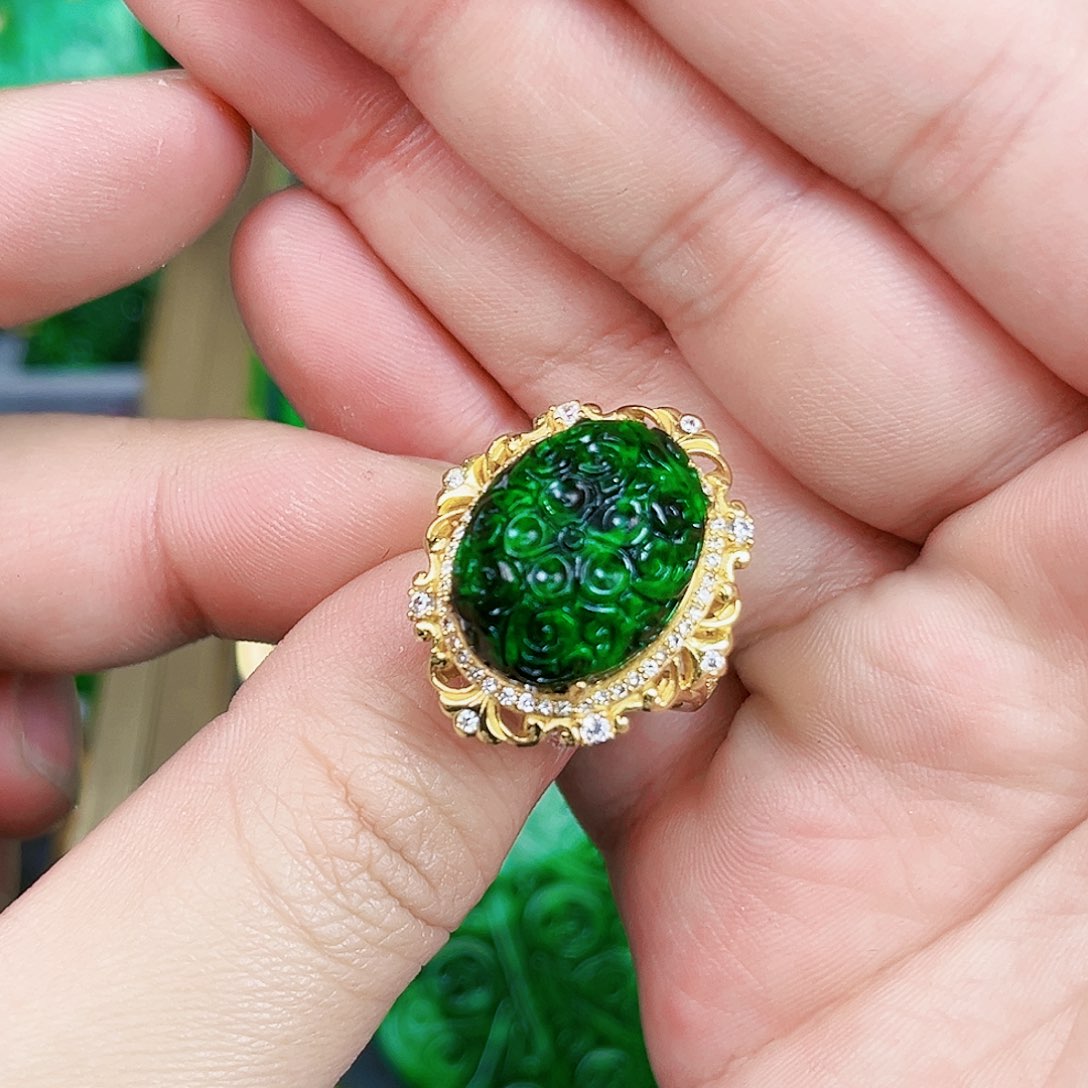 翡翠颈饰银S925镶嵌戒指