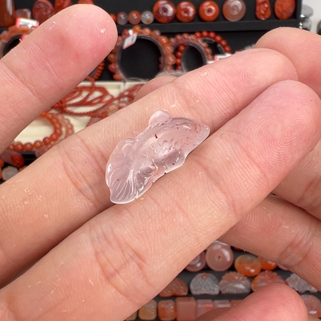 南红玛瑙未镶嵌颈饰锦鲤