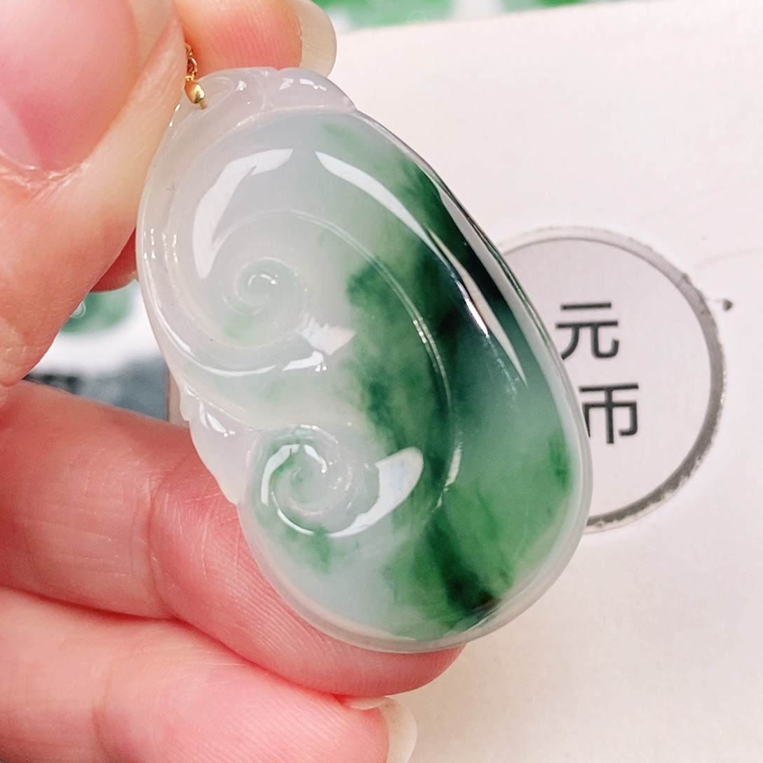 翡翠18K金镶嵌颈饰