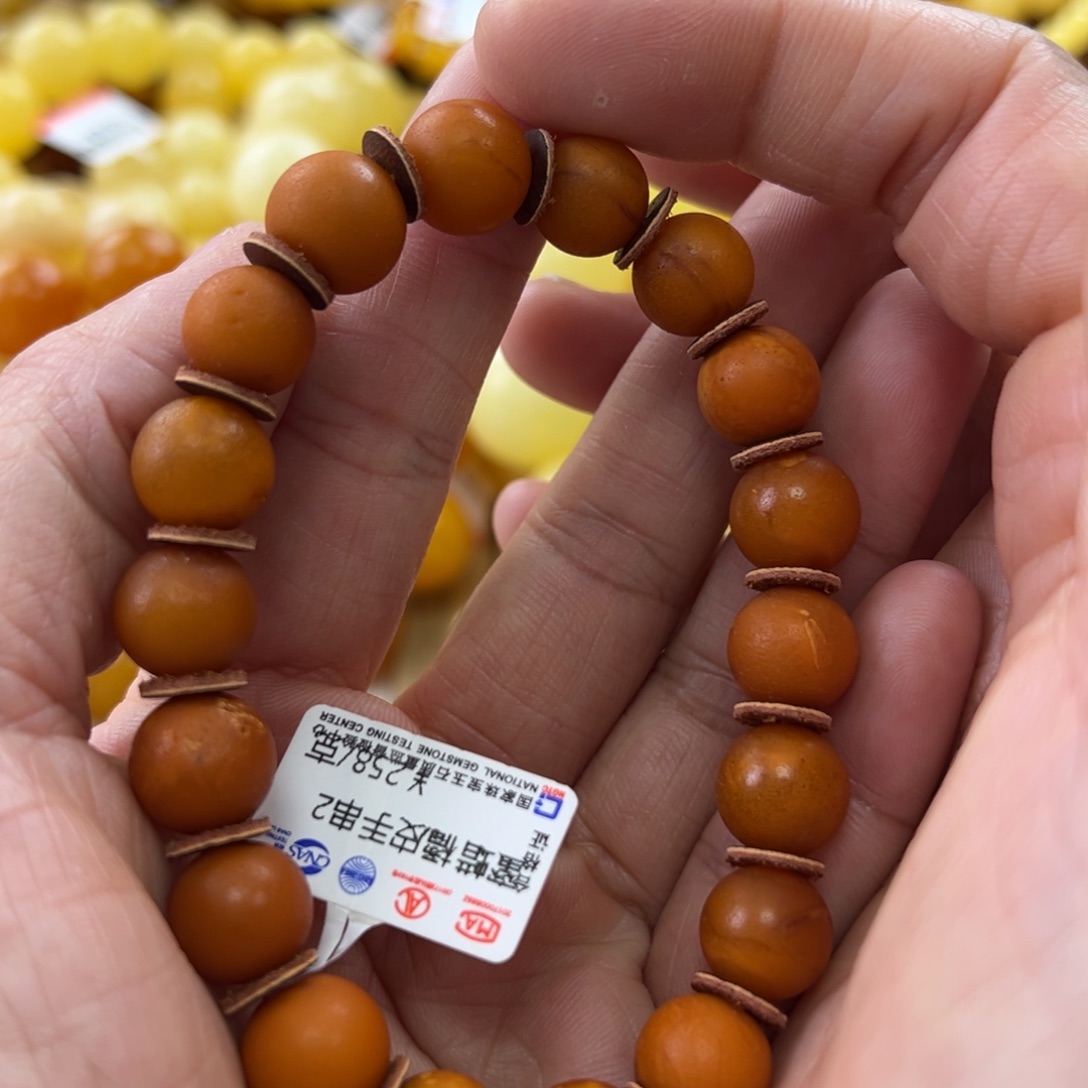 未镶嵌琥珀珠宝奇石