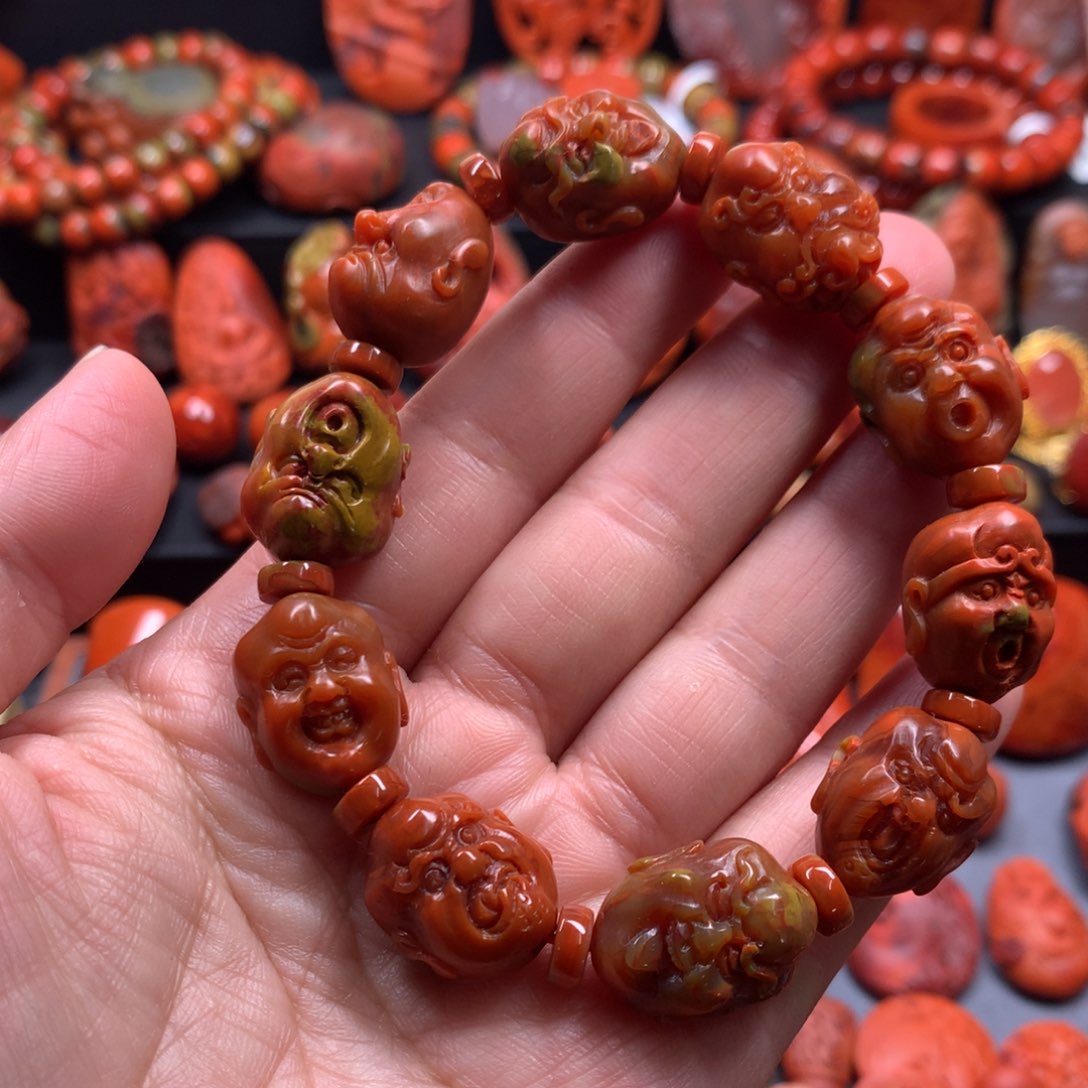 南红玛瑙包浆雕刻手串未镶嵌