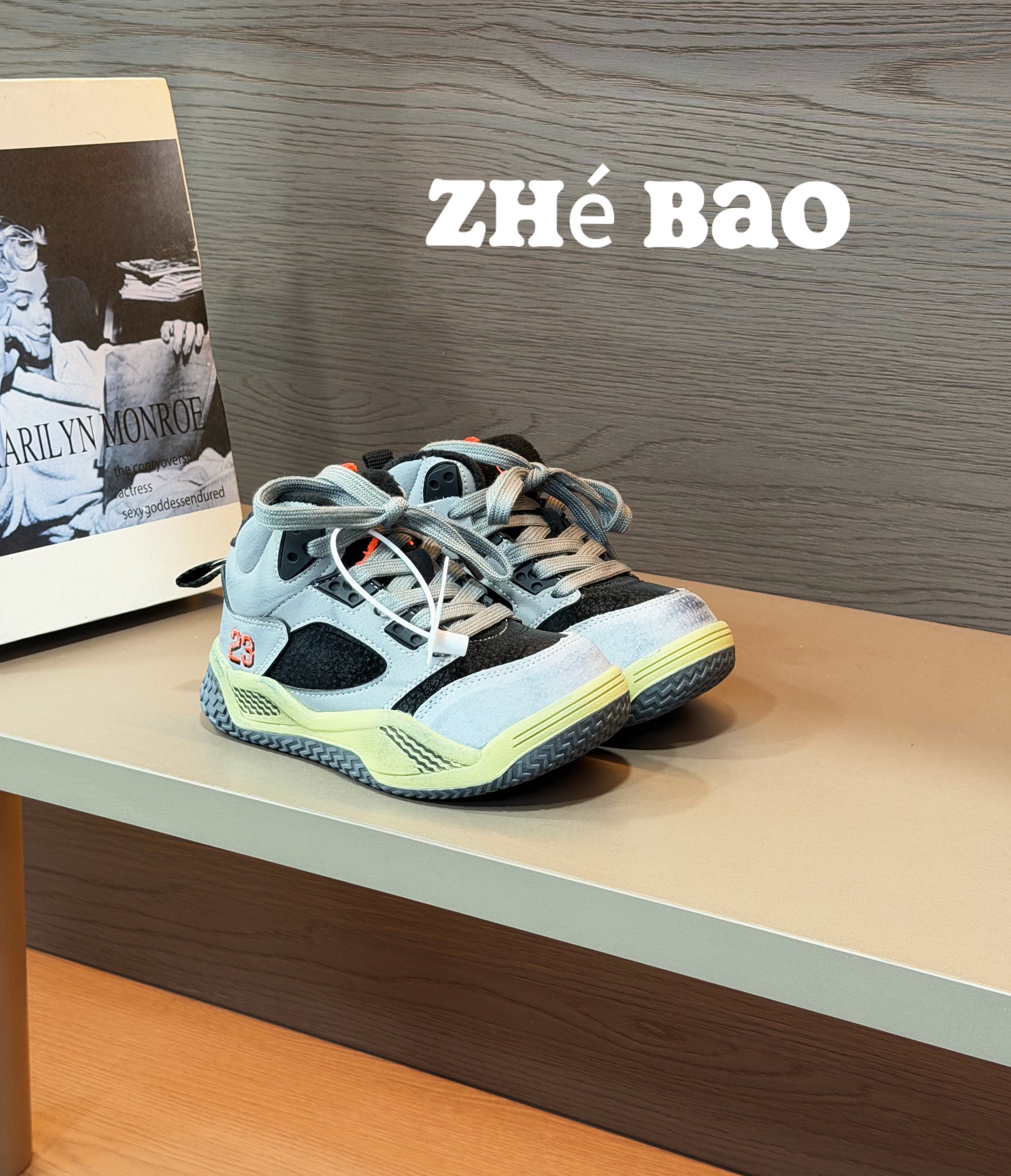 哲豹【擦色脏脏的】2025新款做旧冬季儿童中帮篮球鞋加绒潮酷运动鞋