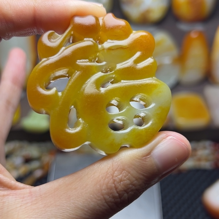 和田玉未镶嵌颈饰