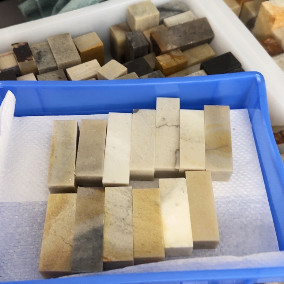 昌化石印石长白石冻质，1.7左右13方