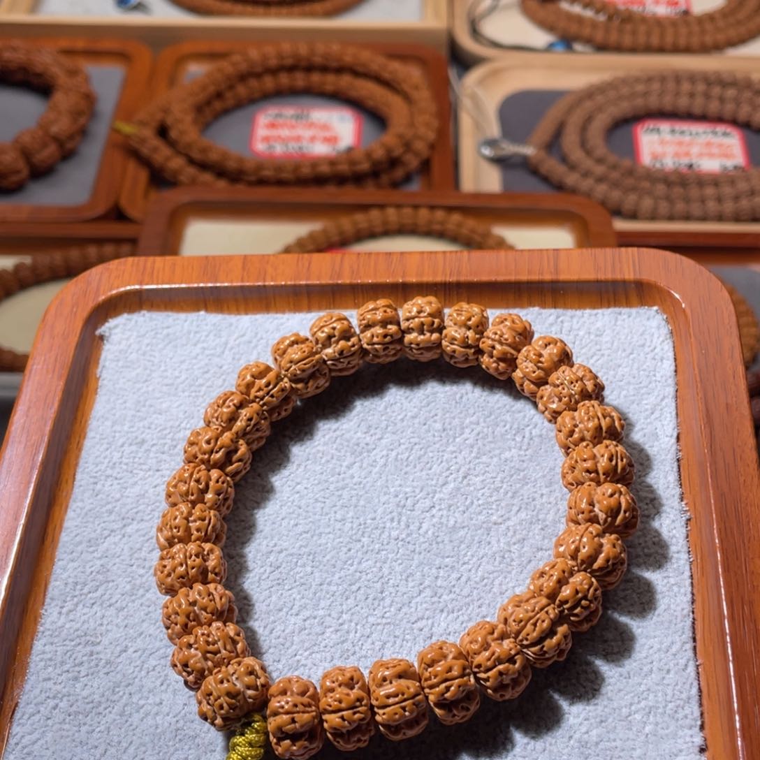 金刚菩提吊坠玉梅花13