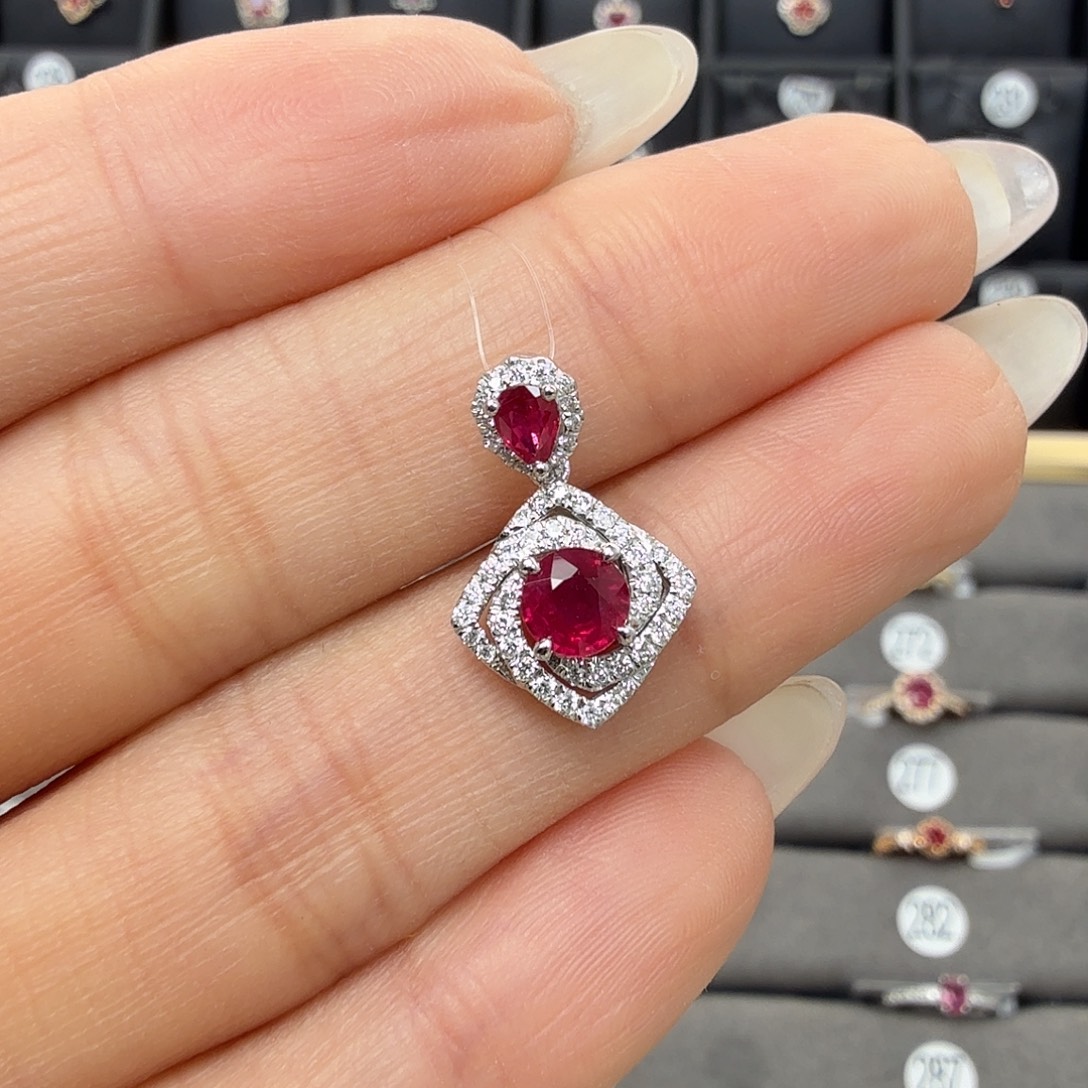 红宝石18K金镶嵌吊坠(不含链)0.62克拉