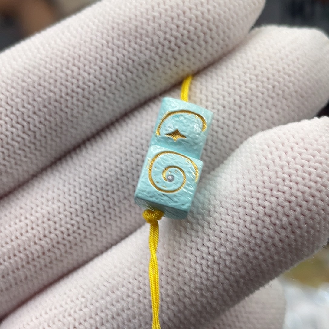 绿松石未镶嵌挂件