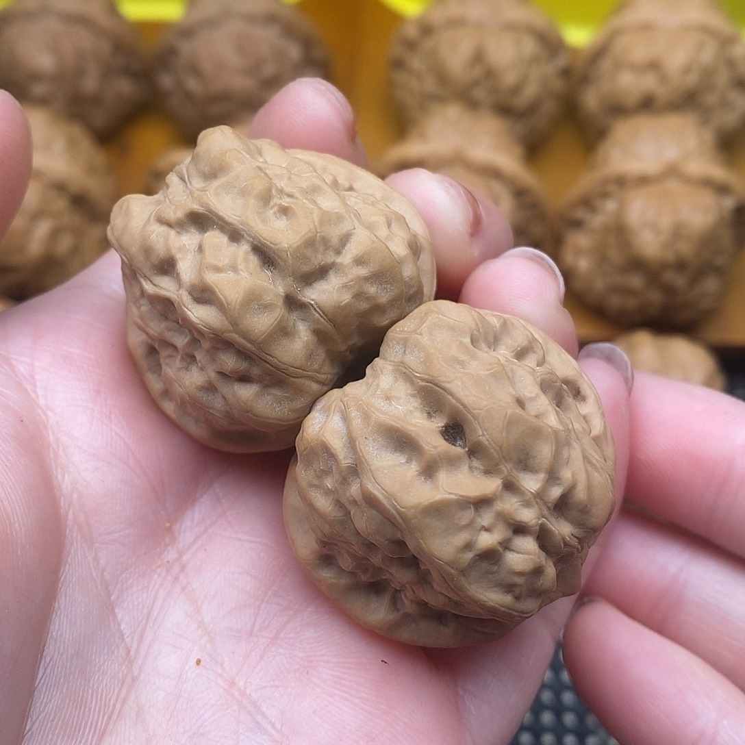 文玩核桃吊坠全品边35左右