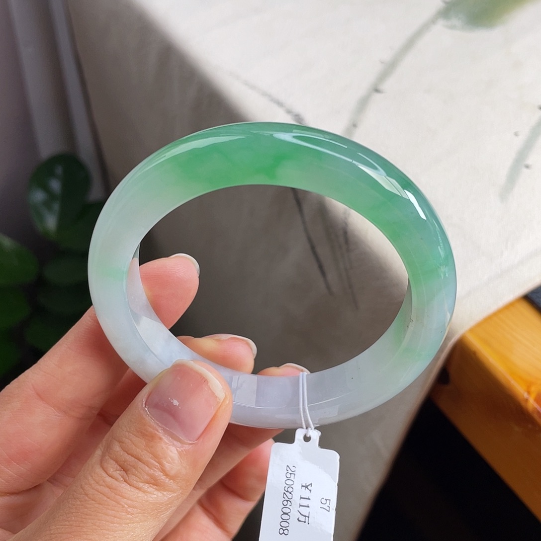 翡翠未镶嵌手镯57冰胶甜阳绿