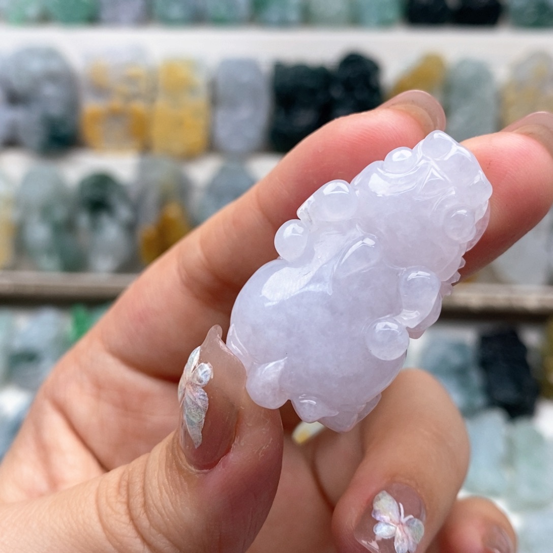 翡翠吊坠(赠链)未镶嵌