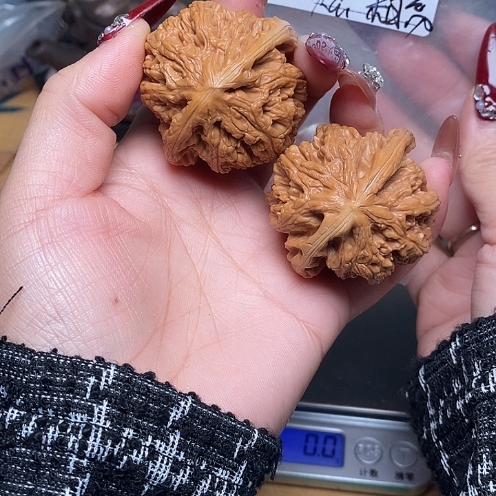 k***i文玩核桃吊坠粗筋