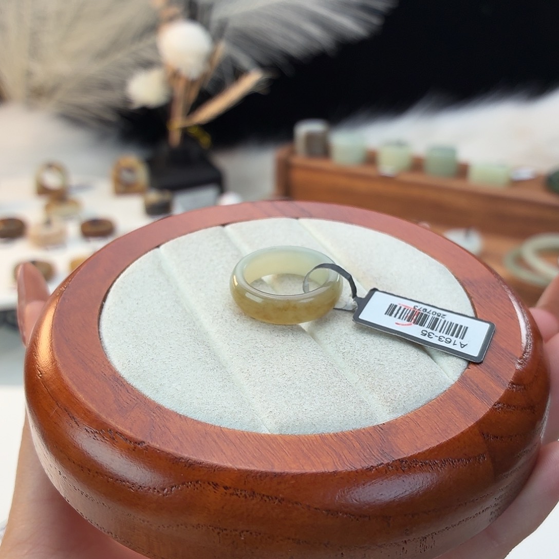 和田玉未镶嵌戒指半山半水泥鳅背16.9j3