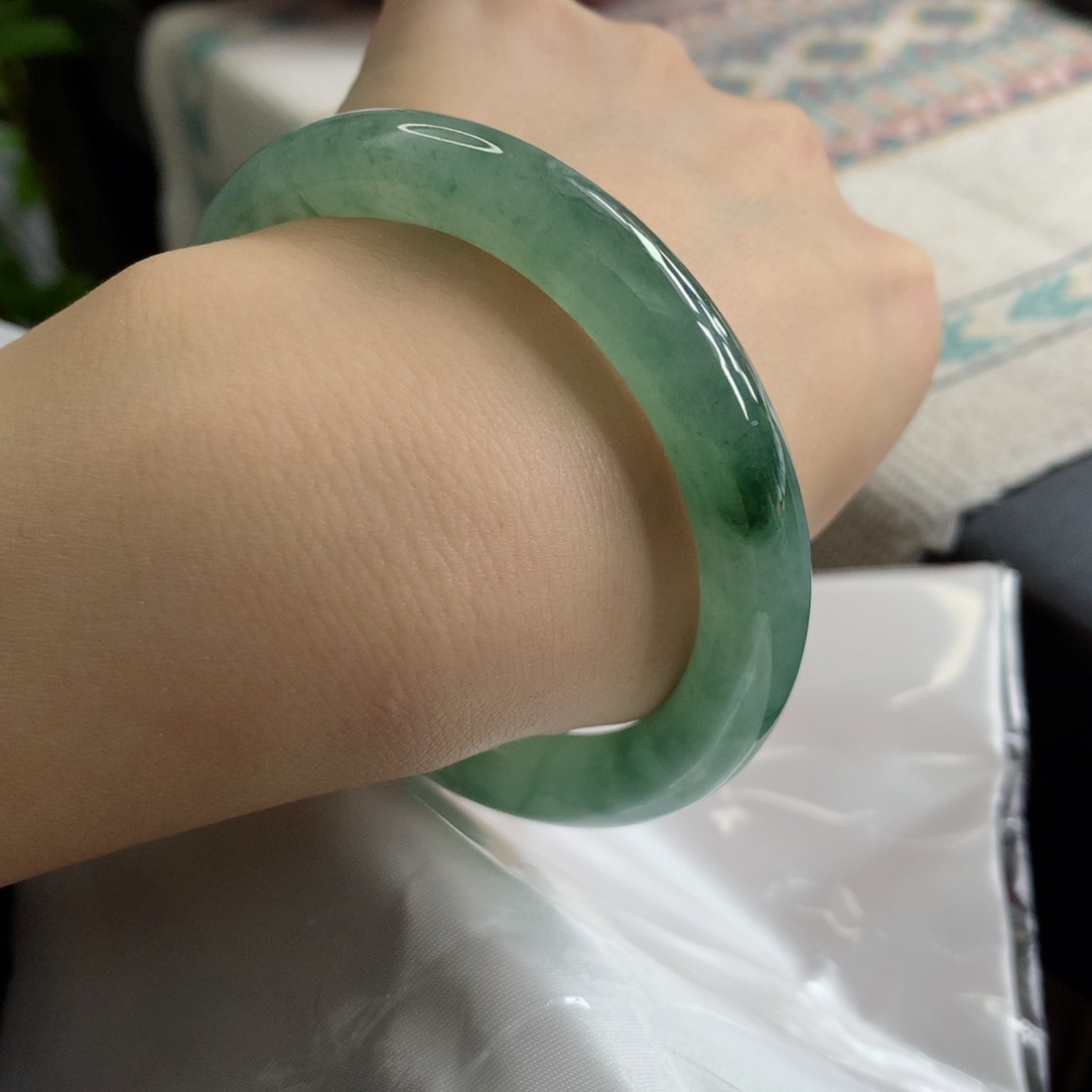 翡翠手镯未镶嵌57.2圆条