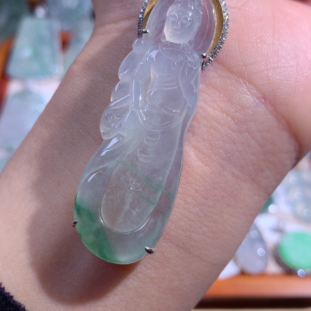 翡翠吊坠(不含链)18K金镶嵌飘花观音