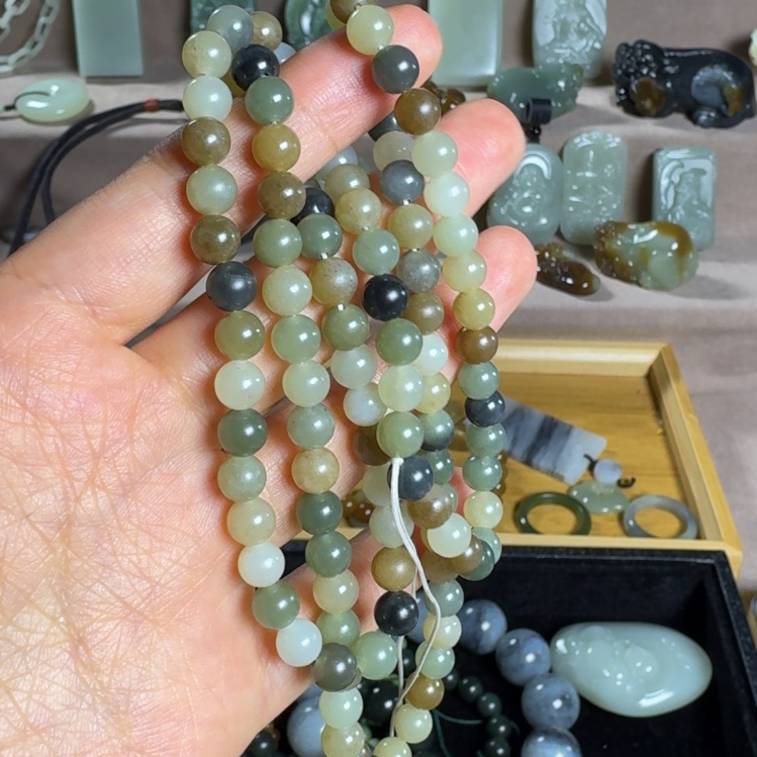 和田玉（糖玉）颈饰未镶嵌