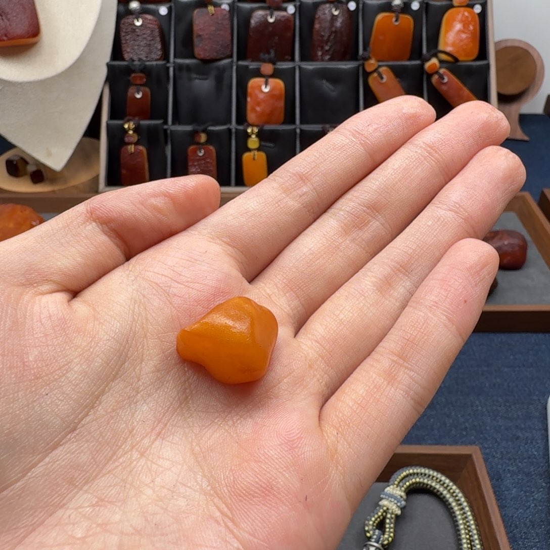 蜜蜡未镶嵌吊坠(赠链)