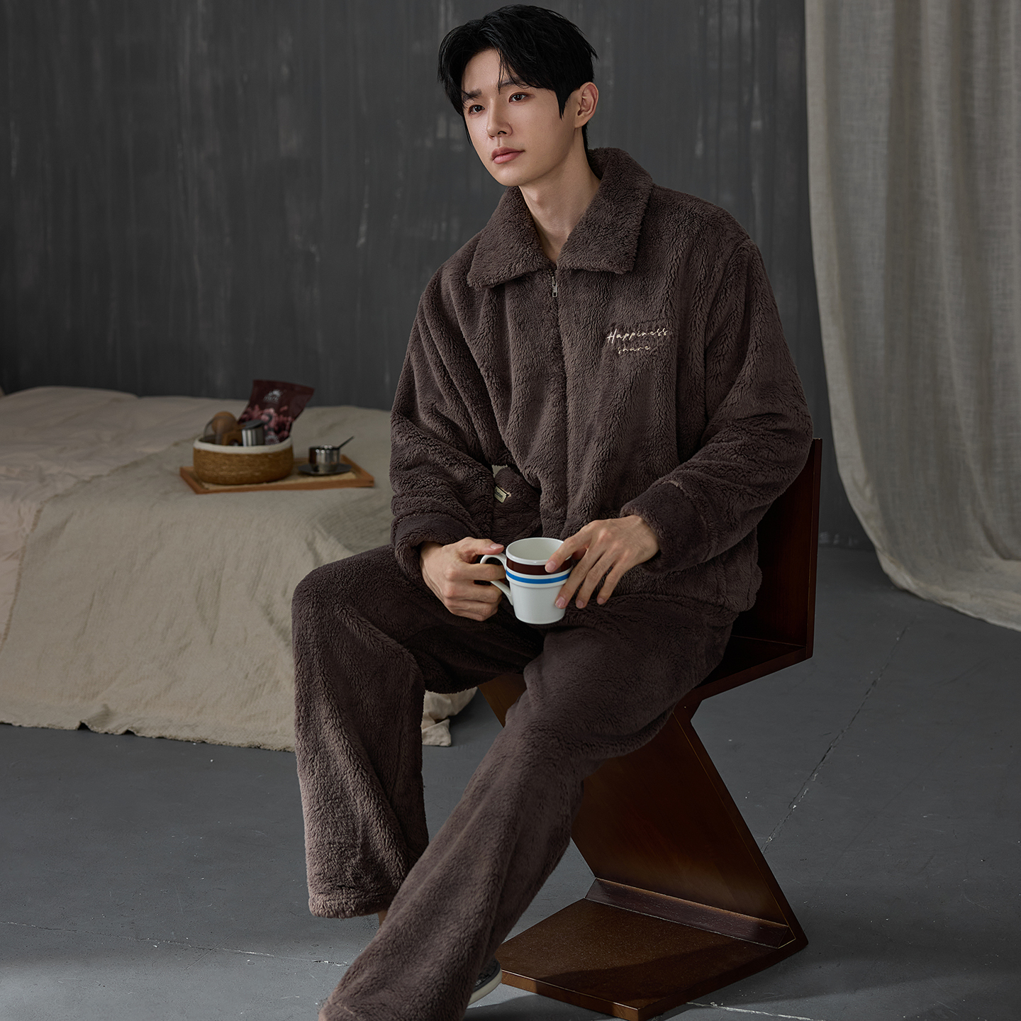 2025秋冬男款轻奢加绒加厚珊瑚绒睡衣舒棉绒简约舒适家居服两件套