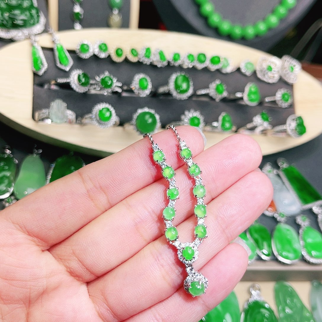 翡翠未镶嵌吊坠(不含链)裸石