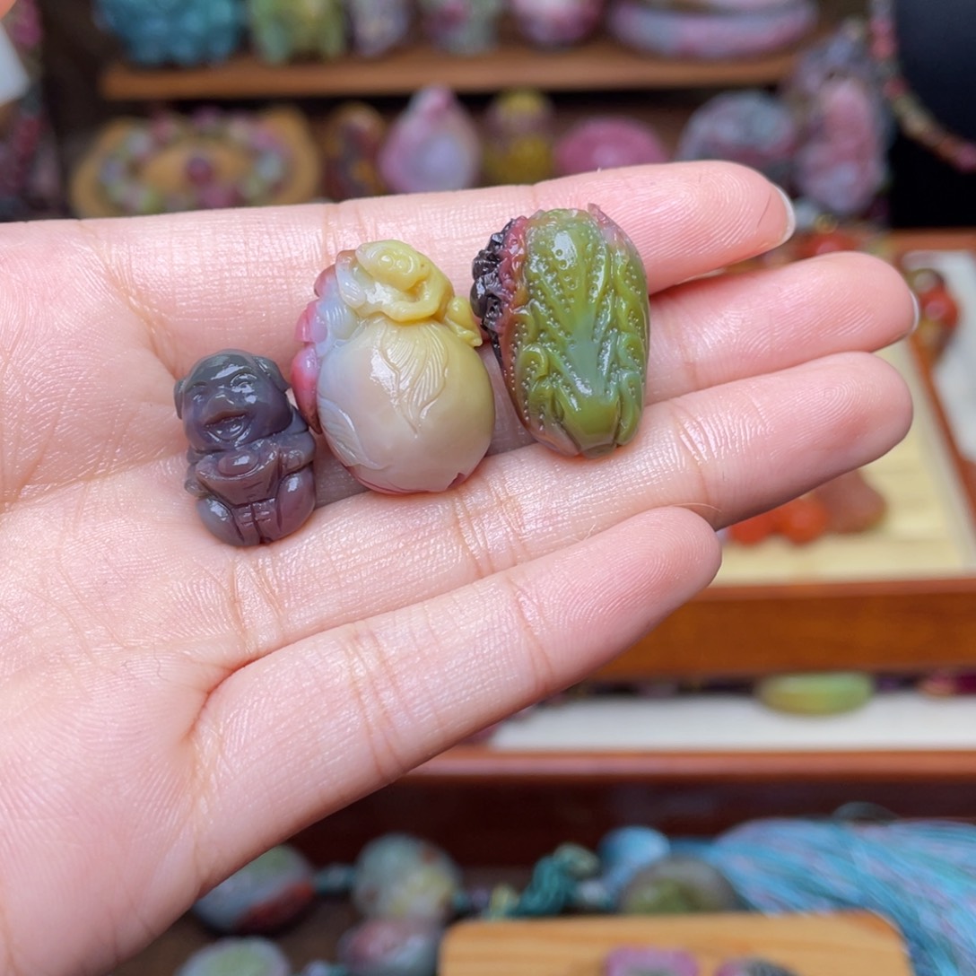 玛瑙/玉髓珠宝半成品未镶嵌余***?盐源玛瑙