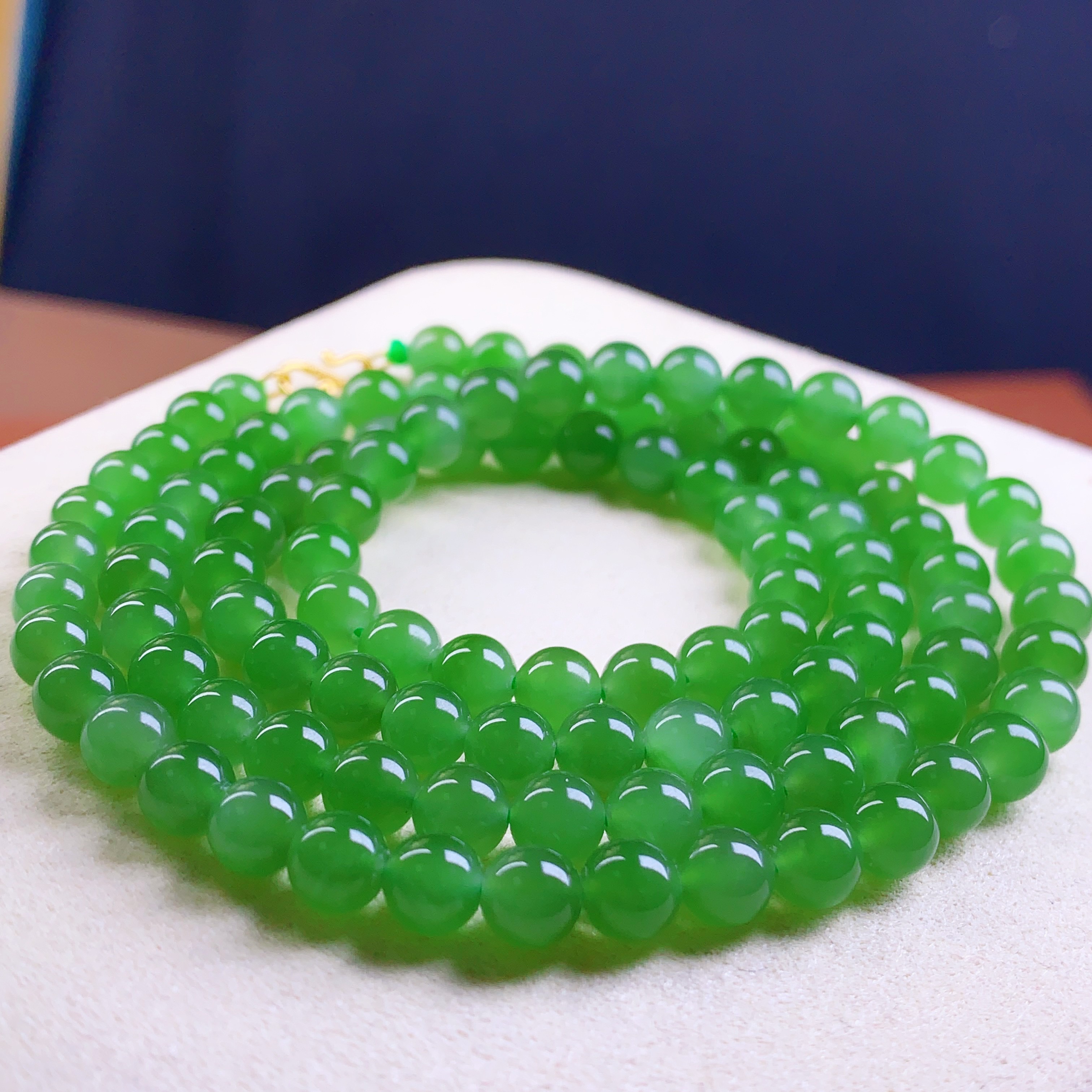 天然和田玉俄料碧玉苹果绿阳绿圆珠约6mm项链18.K金手链精品@4531