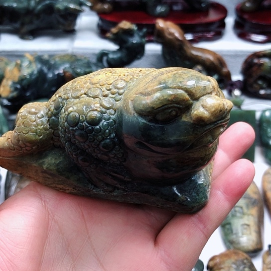 岫岩河磨玉（透闪石质玉）把件未镶嵌