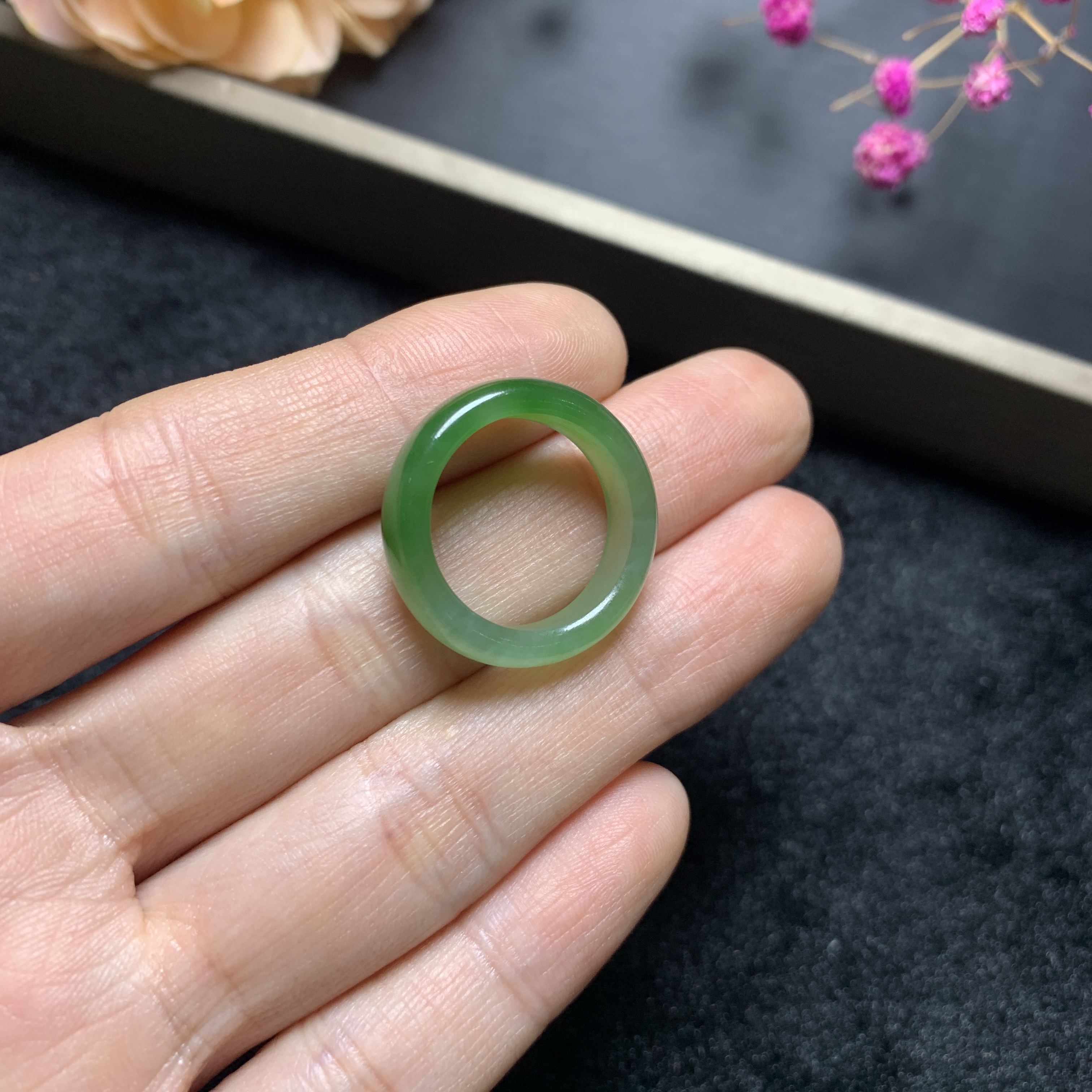 天然和田玉碧玉女士时尚精美戒圈
